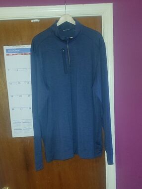 Cutter & Buck Heathered Navy Quarter-Zip Golf Pullover Shirt.